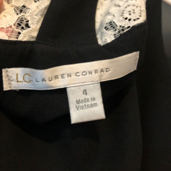 Black dress with lace detail - Picture 2 of 3